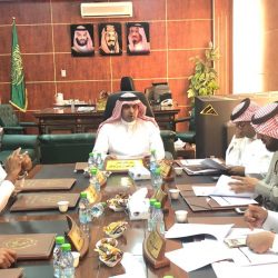 معدي عويضه عامر الربعي يحصل على شهادة. حكم معتمد. في رابطة فرق الأحياء