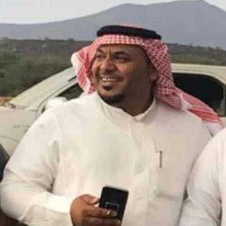 بعد توجيه أمير عسير. محافظ المجاردة يقف على حالة مسنه ويوجه ببناء مسكن لها