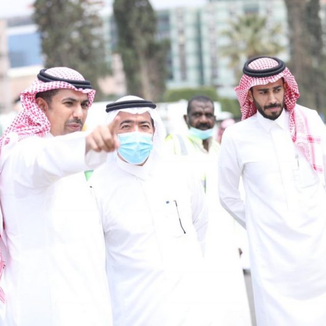 أهالي قرية هيام يعيدون فتح طرقهم على حسابهم الخاص