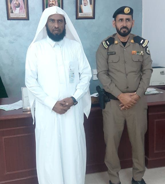 رئيس مركز جمعة ربيعة ومدير مكتب الخدمات يقفان على متطلبات الأهالي بشرق ربيعة المقاطرة