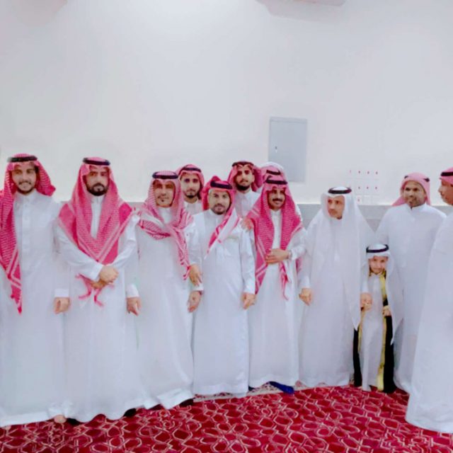 الاسلمي يتقدم المصلين بمركز سيالة والسليم
