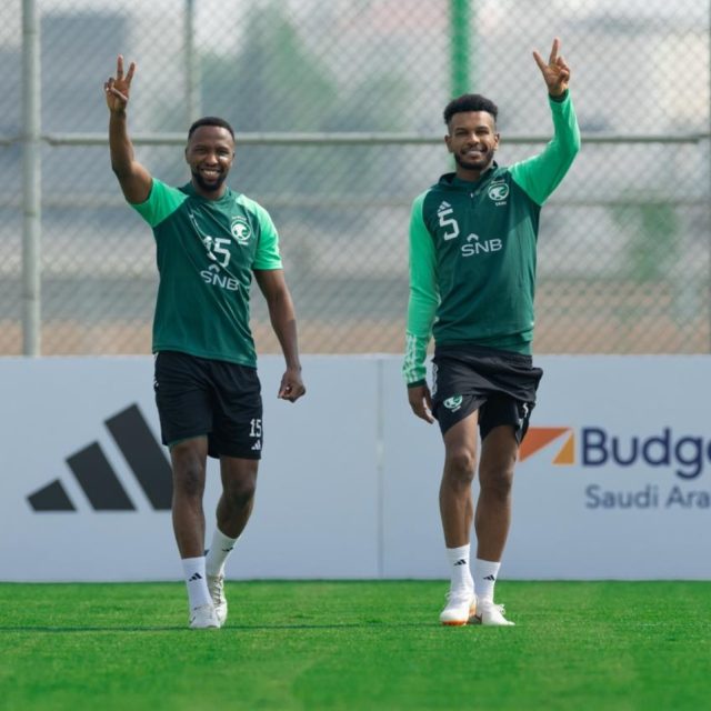 الدوسري يغادر معسكر المنتخب