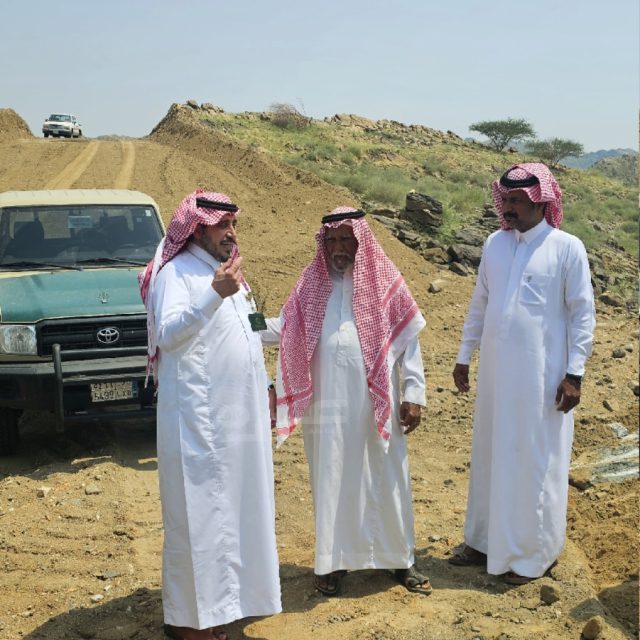 أهالي قرية وادي هيام بربيعة المقاطرة ينتظرون سفلتة طريق قريتهم وإنهاء معاناتهم