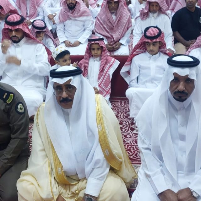 رئيس مركز سيالة والسليم يتقدم المصلين في صلاة عيد الفطر المبارك
