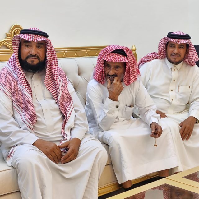 النصر يكسب الهلال بثلاثية ويقترب من الوصافة