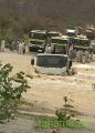 سيول وادي قنونا تجرف مركبة بها خمس اشخاص