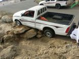 نجاة مسن بعد انحراف مركبتة بجمعة ربيعة