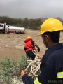 بالصور مدني بارق ينقذ وافد سوداني من الغرق بوادي شري