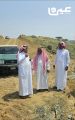 محافظ #بارق يتابع فتح طريق لوالد شهّيد بمركز جمعة ربيعة